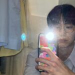 Chae Hyung-won Instagram – 거울 닦고 싶지🙄