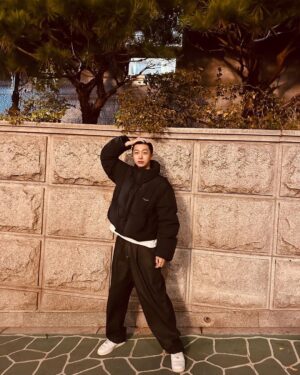 Chae Hyung-won Instagram - 머리가 3초만에 말라✂