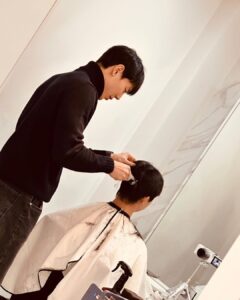 Chae Hyung-won Instagram - 머리가 3초만에 말라✂
