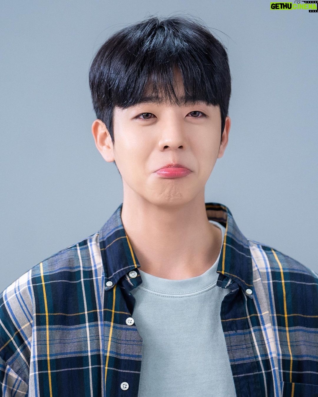 Chae Jong-hyeop Instagram - 오늘이라니..🥺 사장님을 잠금해제 오늘 밤 9시 첫 방송👍