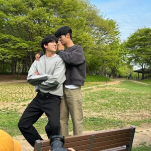 Chae Jong-hyeop Instagram - 형이 귓속말로 (죽을래?) 라고 했다
무서웠다 그래도 참 좋은 형이다