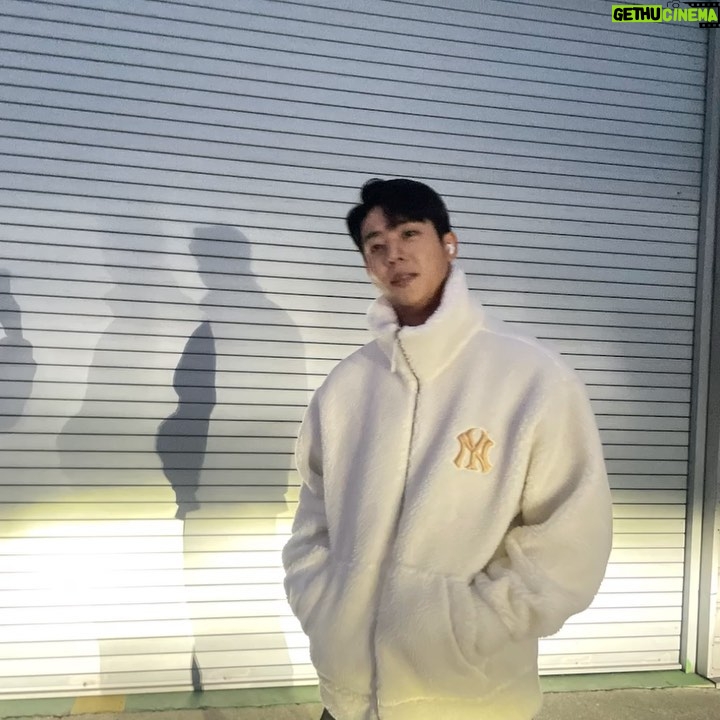 Chae Jong-hyeop Instagram - #MLB후리스#MLBKOREA