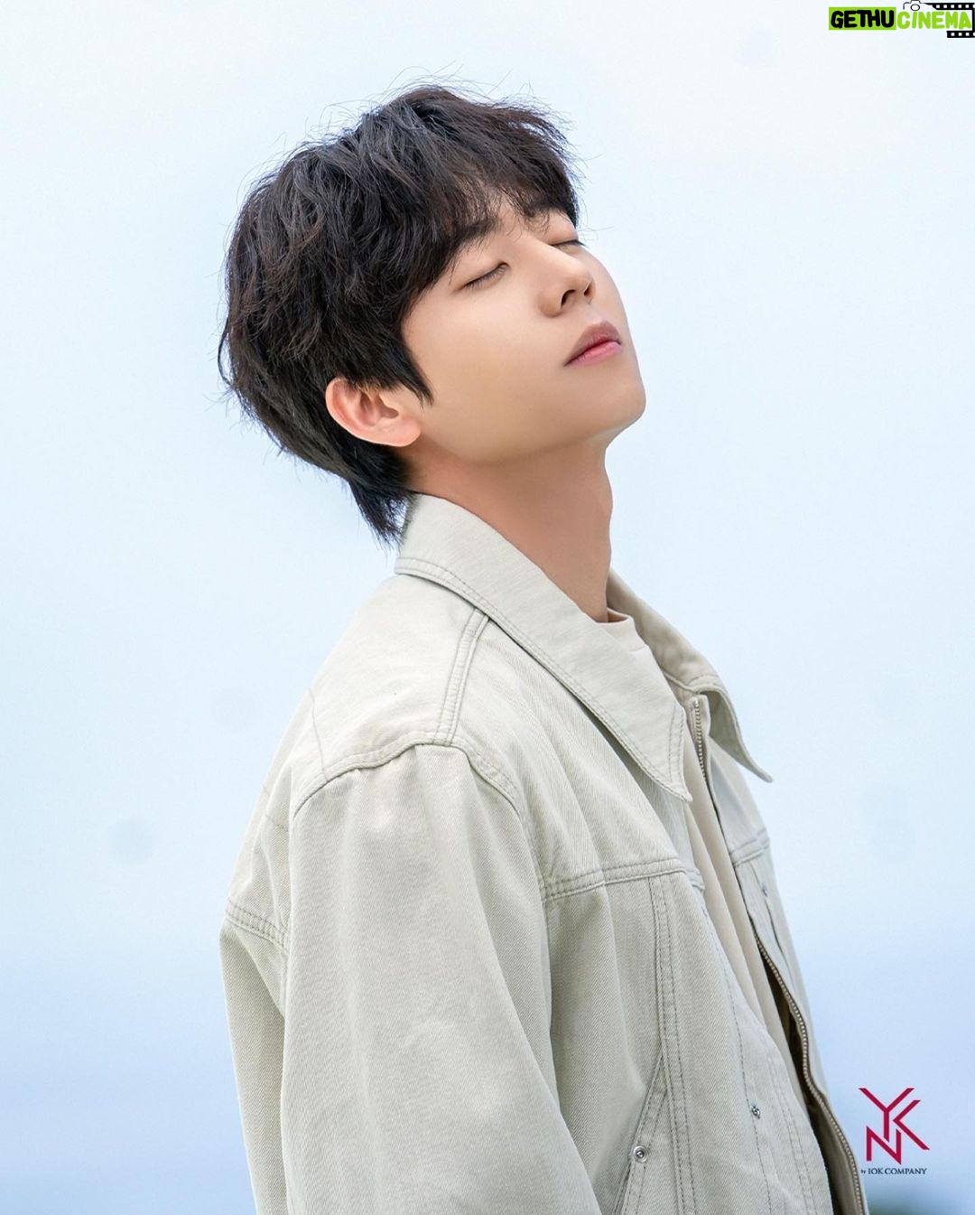 Chae Jong-hyeop Instagram - 오늘밤 무인도의 디바 TVN 9:20분 첫방송 🫣