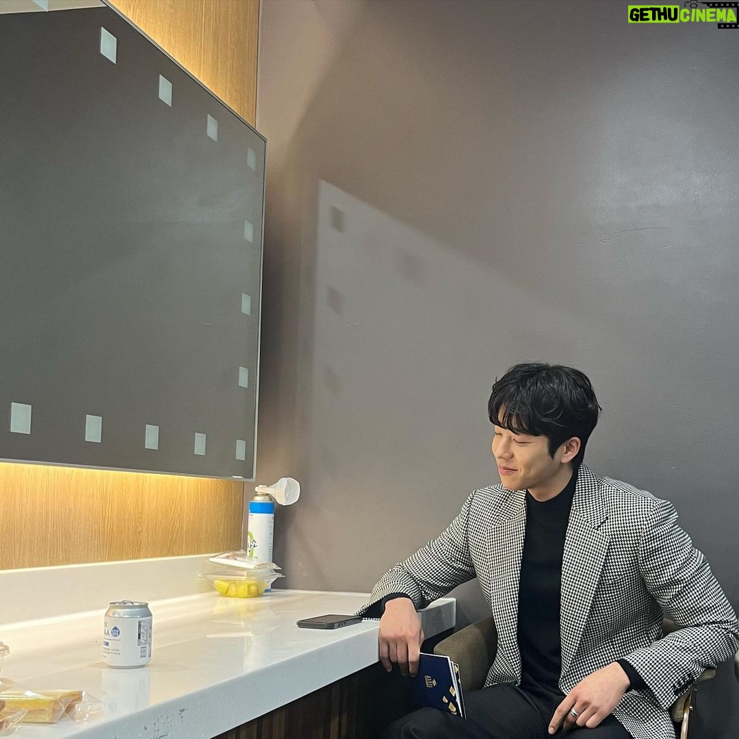 Chae Jong-hyeop Instagram - 상 받는 거 마냥 신나게 떨고 온 서울가요대상🙈