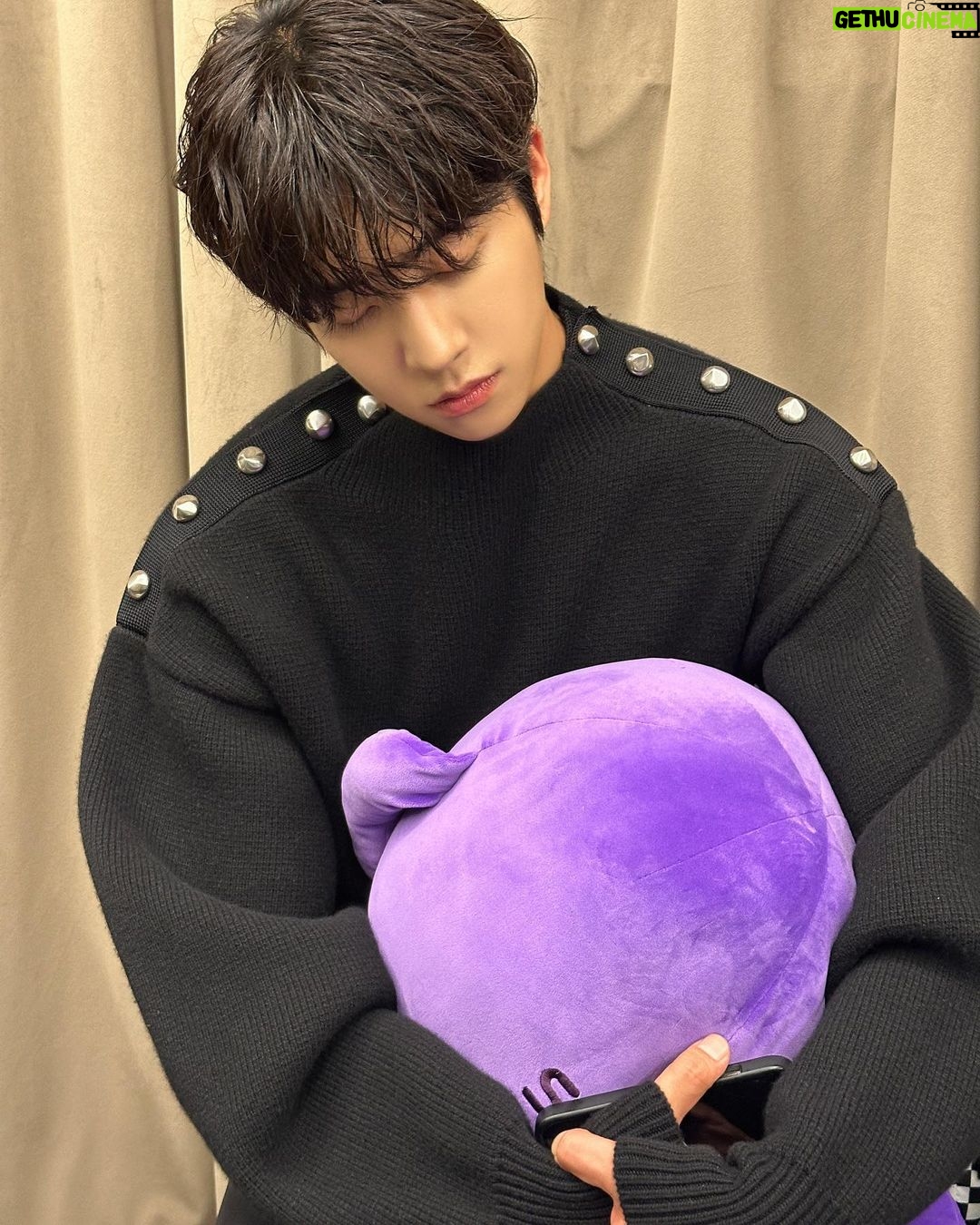 Chae Jong-hyeop Instagram - I tried my best today🫰