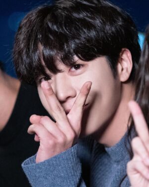Chae Jong-hyeop Instagram - 👍👍