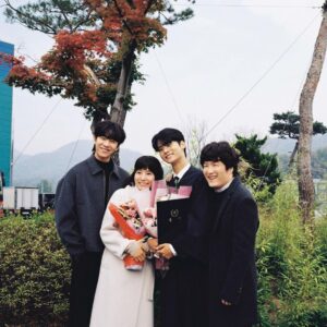 Chae Jong-hyeop Instagram - 덕분에 힐링 받고 행복했고 즐거웠습니다 
그동안 무인도의 디바 관심 갖고 재밌게 봐주셔서 감사합니다:) 
👋