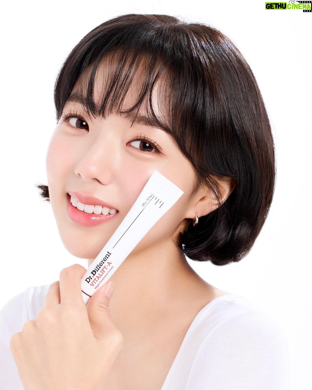 Chae Soo-bin Instagram - #AD #닥터디퍼런트 #비타리프트 #시카메탈크림
