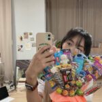 Chae Soo-bin Instagram - 뒷북이지만 사탕선물이라니 귀엽쟈나 trick or treat🎃 (이거 다 먹으면 엄마한테 혼나게찌..?)