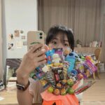 Chae Soo-bin Instagram - 뒷북이지만 사탕선물이라니 귀엽쟈나 trick or treat🎃 (이거 다 먹으면 엄마한테 혼나게찌..?)