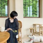 Chae Soo-bin Instagram - 수빈둥빈둥은 겨울부터 꾸준히, 소소하게 찍어온 터라, 때로는 긴머리로 때로는 단발의 모습으로 영상을 업로드하고 있는데요! 그래서 지금 저의 진짜 헤어스타일은...?! 오늘의 수빈둥빈둥에서 확인해 주세요😉 link in bio! ⠀ (사진은 봄에 마타랑 카페 데이트한 날🤍)