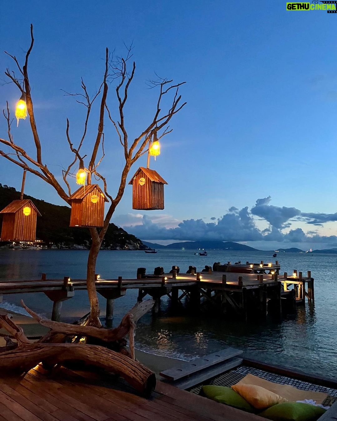 Chae Soo-bin Instagram - 그림같았던 여행🩵 고맙습니당 @tripfolders Six Senses Ninh Van Bay, Nha Trang