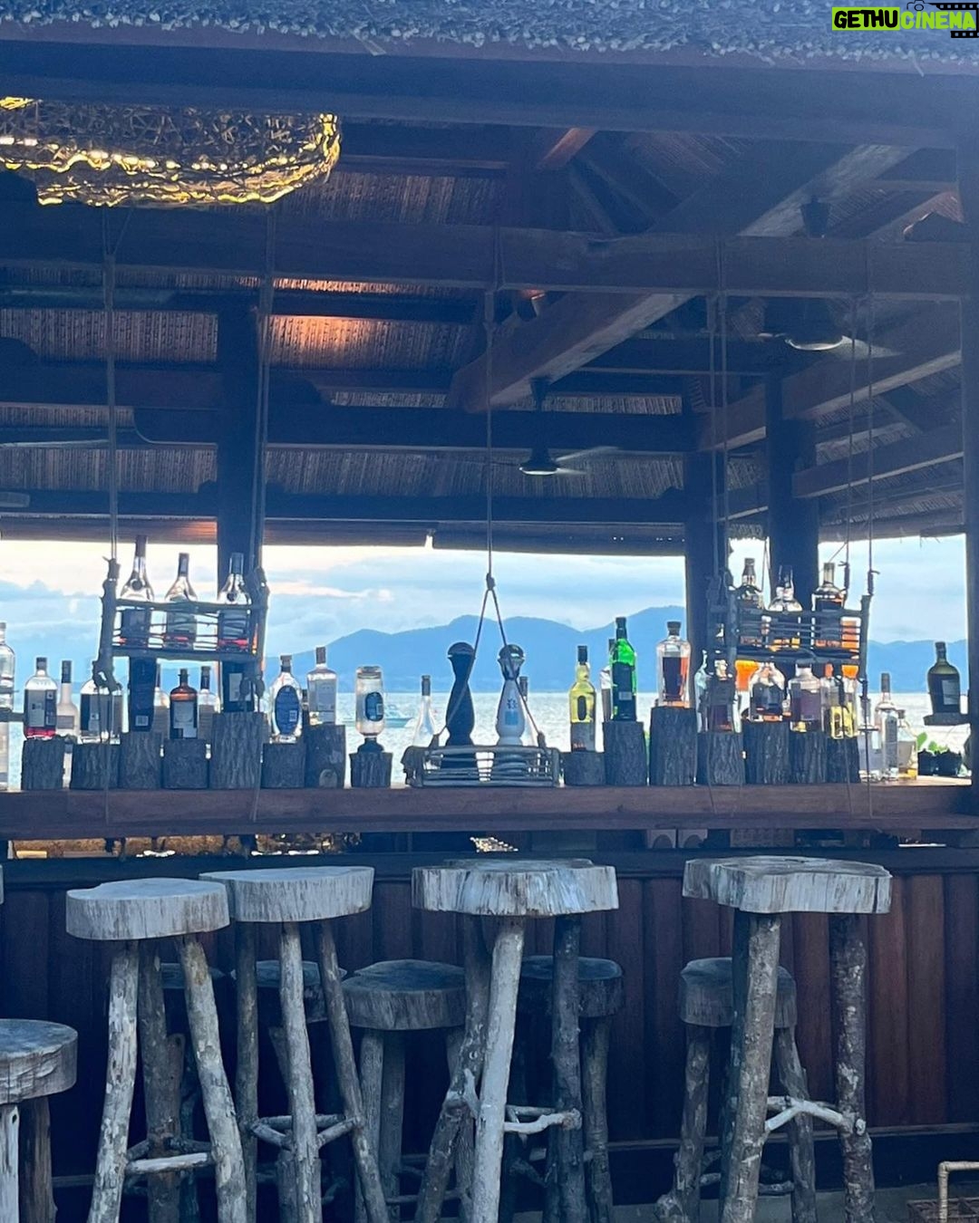 Chae Soo-bin Instagram - 그림같았던 여행🩵 고맙습니당 @tripfolders Six Senses Ninh Van Bay, Nha Trang