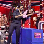 Chaitra Reddy Instagram – Chaithu, We have so many pictures together, but this one is, for sure, the best ! 😍♥️😂🙌🏼 @chaitrareddy_official anthurathula thongum bothu kooda cute Korean pose thaan kudupanga madam 😂💯🌟 

Pc – @s.a_arun_ perfect picture 🫂 

#chaitrareddy #kayal #ranjithame #ranjithameonsuntv #vjaswath #aswathchandrasekar #koreanpose #bestestfriend #friendslikefamily Sun Direct Tv Pvt Ltd