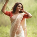 Chaitra Reddy Instagram – There is Peace 
Even in the storm ✨

Saree : @thepallushop 
Jewellery : @kattam.in 
Photography : @camerasenthil 
Organised by : @rrajeshananda Chennai, India
