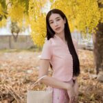 Chalida Vijitvongtong Instagram - ขอกราบขอบพระคุณทุกท่าน ที่ได้ร่วมบุญและร่วมกุศลในการทำบุญยกช่อฟ้า ที่จังหวัดลพบุรี วัดดำรงบุล ซึ่งเป็นที่ของคุณตาที่ได้บริจาคให้ได้สร้างวัดนี้ ขอร่วมอนุโมทนาบุญกับทุกท่านนะคะ 🙏🏻 วัดดำรงบุล อช่องสาริกา อพัฒนานิคม จลพบุรี