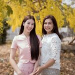 Chalida Vijitvongtong Instagram - ขอกราบขอบพระคุณทุกท่าน ที่ได้ร่วมบุญและร่วมกุศลในการทำบุญยกช่อฟ้า ที่จังหวัดลพบุรี วัดดำรงบุล ซึ่งเป็นที่ของคุณตาที่ได้บริจาคให้ได้สร้างวัดนี้ ขอร่วมอนุโมทนาบุญกับทุกท่านนะคะ 🙏🏻 วัดดำรงบุล อช่องสาริกา อพัฒนานิคม จลพบุรี