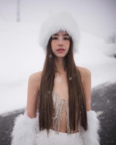Chalida Vijitvongtong Instagram - Cause I’m Mrs. Snow, ‘till death we’ll be freezing❄️