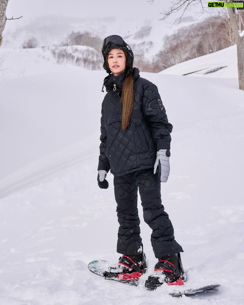 Chalida Vijitvongtong Instagram - Ski in Ski out 🤍 Niseko 翠華 at Grand Hirafu