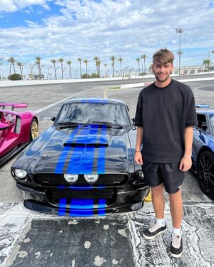 Chandler Hallow Instagram - $1 VS $100,000,000 Car 🚘