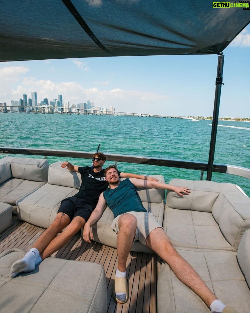 Chandler Hallow Instagram - $1 vs $1,000,000,000 Yacht! GO WATCH!