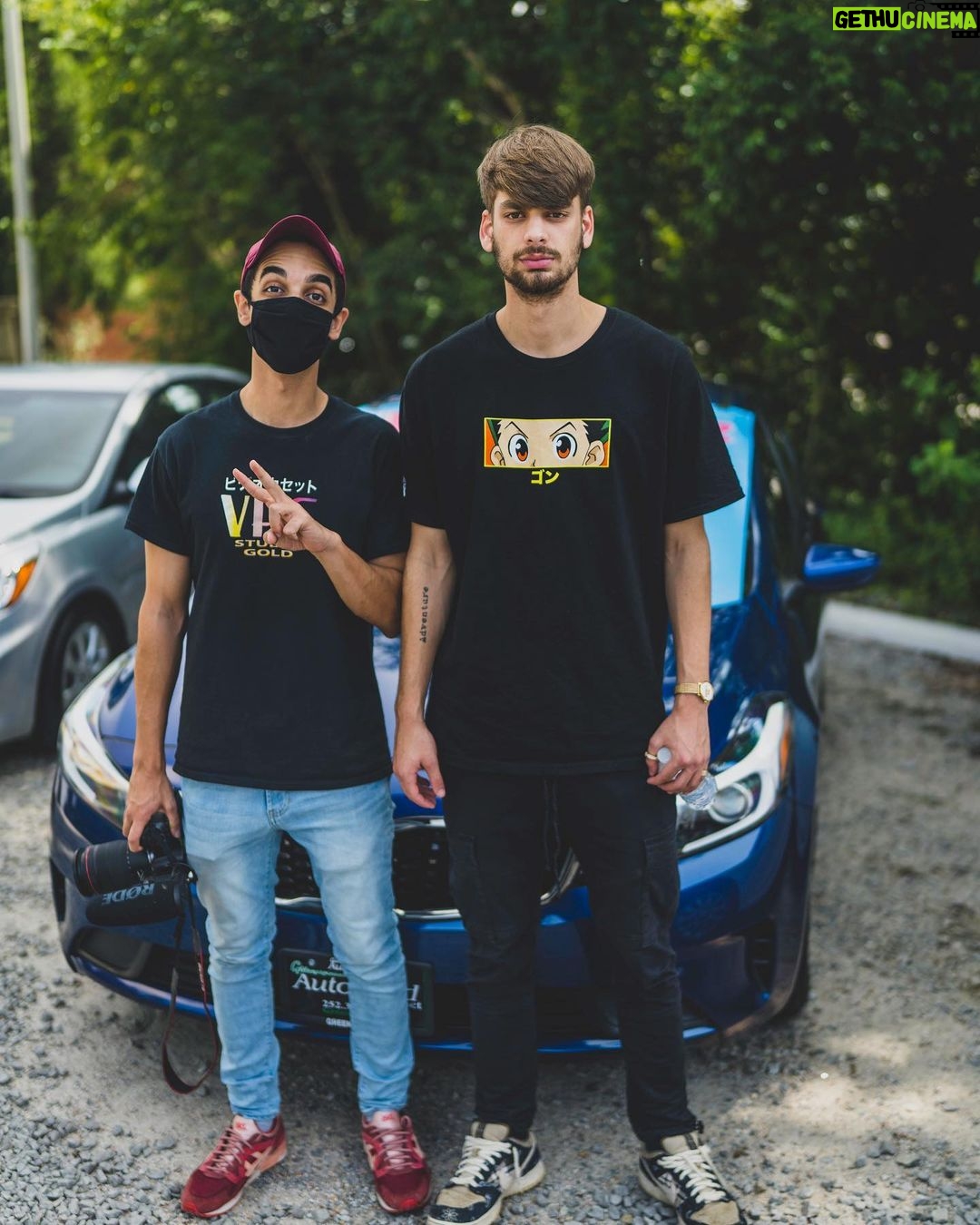 Chandler Hallow Instagram – “I Ubered People and Let Them Keep the Car