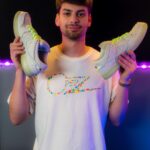 Chandler Hallow Instagram - GIVEAWAY!! I’ve teamed up with @cpepzofficial to give away a pair of Mummy SB Dunks⁣ (Worth $500+)⁣ 💀🧻🧪 To enter the giveaway:⁣⁣ 1. Like this post⁣⁣ 2. Follow me, @chasehgreen, @cpepzofficial & @chris_thememegod 3. Comment your shoe size and tag 3 friends⁣⁣ (Winner can choose between the shoes or cash!) **Stay followed to all accounts for future giveaways!