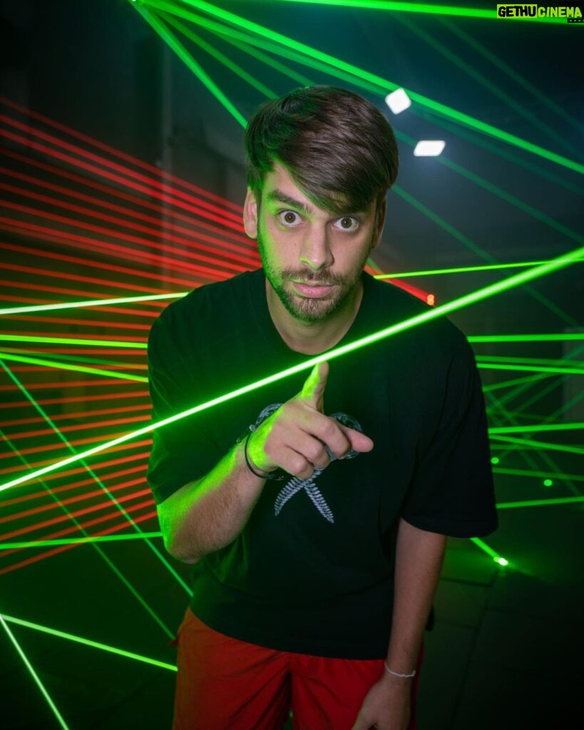 Chandler Hallow Instagram - Escape Laser Maze Win $250,000! GO WATCH! (Also these lasers burn)