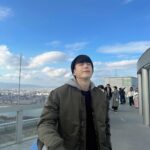 Chanon Santinatornkul Instagram - แม้แดดแยงตา แต่ฟ้าช่างเย็นชื่นบาน 😘 Sunlight so strong, but a cool wind blow like a song for me 😘 Umeda Sky Building. Japan, Osaka