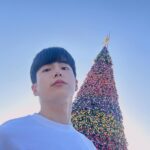 Chanon Santinatornkul Instagram - เมอรี่ เมอรี่ คิดสะมากกกก ❤️🎅🏻🍀🎄🌟 Merry Christmas krub everyone ❤️🎅🏻🎄🍀🌟