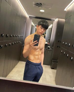 Chanon Santinatornkul Instagram - ในที่สุด... ก็เริ่มหวนคืนทีละนิด 😅
Finally... it's starting to come back 😅