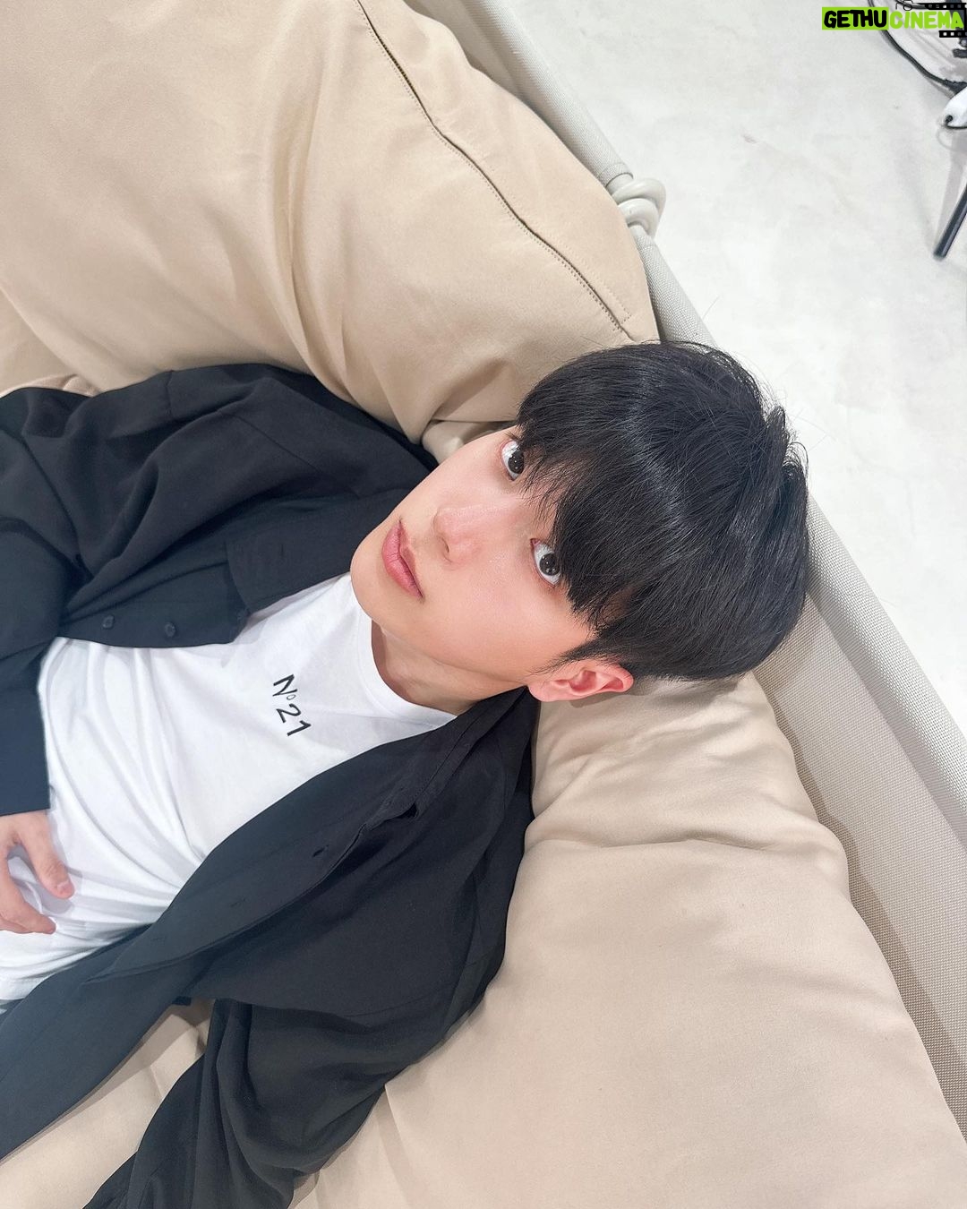 Chanon Santinatornkul Instagram - อาทิตย์ จันทร์ อังคาร พุธ 😩 Sunday Monday Tuesday Wednesday 😩