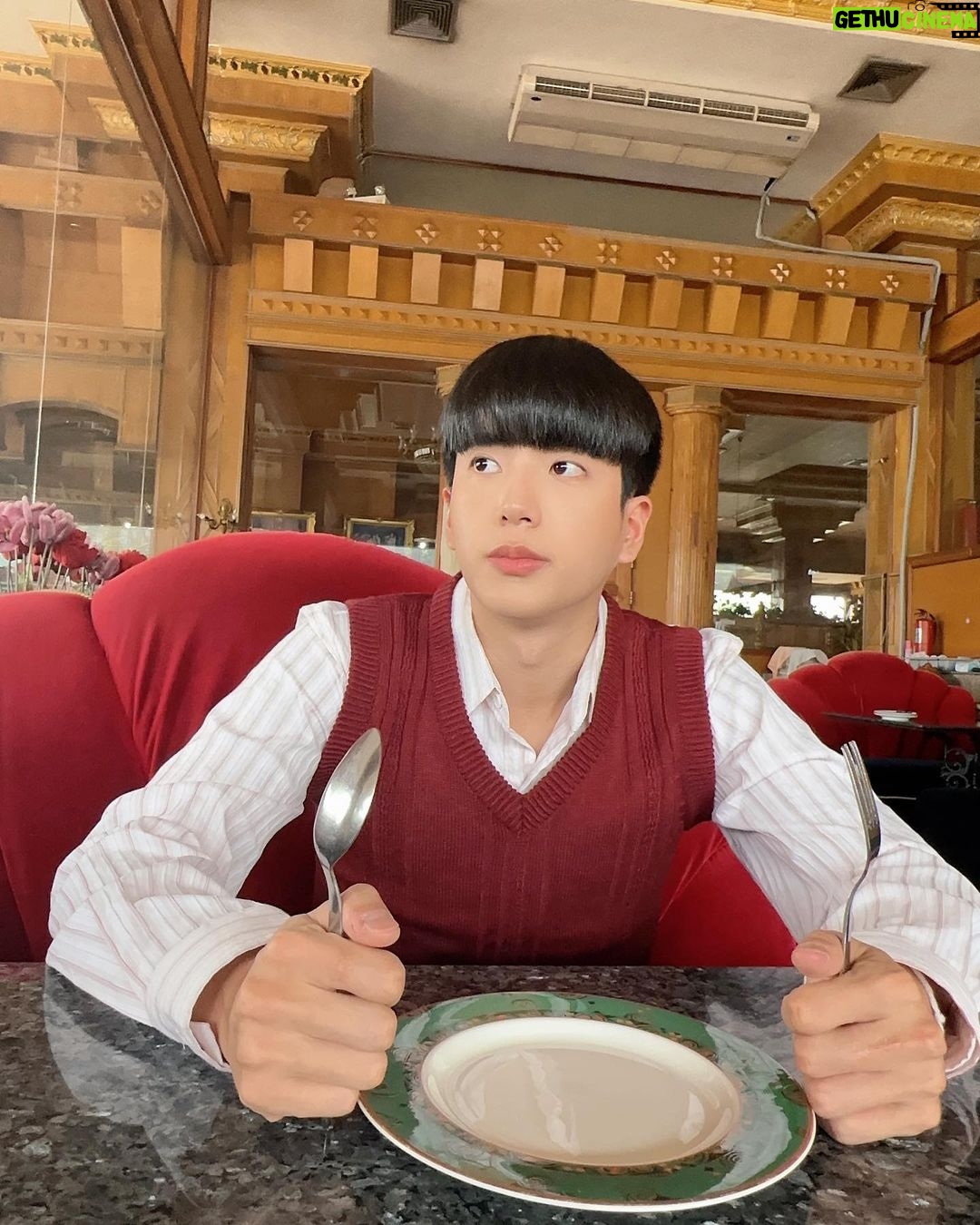 Chanon Santinatornkul Instagram - คุณใหญ่พามางานคิดตะมาดคืนนี้ 😆🎄 K'Yai took me to a Christmas party tonight 😆🎄 22.15 ช่อง ONE31 หรือ YOUKU 23.30 uncut version ที่ YOUKU เท่านั้น! 🤩 #หอมกลิ่นความรัก #ifeelyoulingerintheair