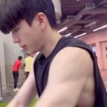 Chanon Santinatornkul Instagram - 3 months with @fitnessfirstthailand lets see the resulttttt 🥇 3 เดือนแล้วผลคืออออ.... 😨😨 ไหนใครอยากออกกำลังกายที่ฟิตเนสเฟิร์สบ้างง ติดต่อเลย โทร 02-118-6665 หรือ Line @fitnessfirstth 😀 #MakeItCount #FitnessFirstThailand