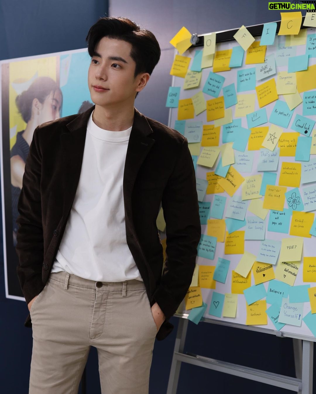 Chanon Santinatornkul Instagram - #ร้อยเล่มเกมส์ออฟฟิศ EP1 & EP2 ดูได้ที่ prime video แล้วนะครับ ❤️💙🍀 #theofficegames EP1 & EP2 now available on Prime Video ❤️💙🍀