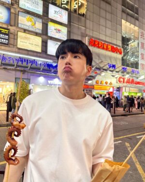 Chanon Santinatornkul Instagram - ปลาหมึกฉ่ำๆ 🐙😋
Octopus got that yummy yummyyummmmy yummmy 🐙😋