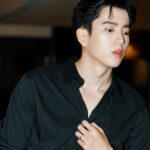 Chanon Santinatornkul Instagram - เริ่มหนาวๆแระ ใส่เสื้อดีกว่า 😬 let wear some shirt now 😬