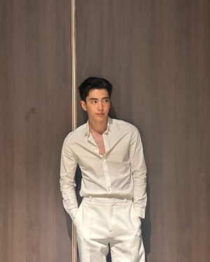 Chanon Santinatornkul Instagram - Have a goodnight krub 🤍🍀
#ICONSIAMThe5thAnniversary