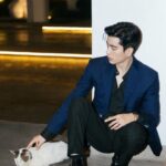 Chanon Santinatornkul Instagram - นายท่านมาคันขาว ส่วนบ่าวมาคันชมพู 😅 Master won't let me sit in white, so I gotta come in pink 😿