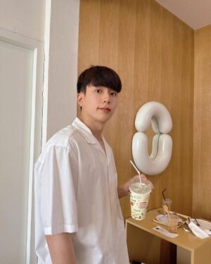 Chanon Santinatornkul Instagram - นมชาเขียวจัดว่าเป็นชานมหรือไม่ 🤔
is green tea milk considered as milk tea 🤔