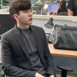 Chanon Santinatornkul Instagram - จ้องมองด้วยความสงสัย ว่าใครกันน้าาใคร 😮 wish i could look into your dream 😮