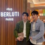 Chanon Santinatornkul Instagram - The crafted lover 🤎 @berluti แบรนด์รองเท้าและเครื่องหนังสำหรับสุภาพบุรุษระดับโลกสัญชาติฝรั่งเศส สามารถมาเลือกชมสินค้าได้ที่บูติคหรูแห่งใหม่ใจกลางเมือง ณ สยามพารากอน พร้อมอวดโฉมเครื่องหนังดีไซน์ล่าสุดในคอลเลกชั่นต้อนรับสปริงซัมเมอร์ 2024 ที่เน้นการนำเสนอสีสันอันโดดเด่นด้วยการพาทิน่า (Patina) ลงบนเครื่องหนังในเฉดสีใหม่ๆ ที่ได้รับแรงบันดาลใจมาจากสีสันของธรรมชาติ รังสรรค์บนเครื่องหนังดีไซน์สวย #Berluti #BerlutiThailand