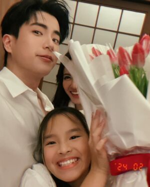 Chanon Santinatornkul Instagram - Happy Valentine krub 😬 @aff_taksaorn
ใครครับ ปารองเท้า ไม่มี๊