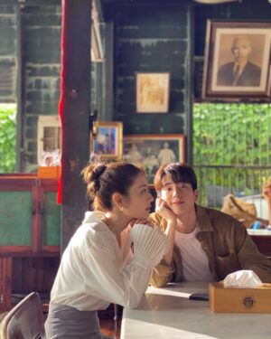 Chanon Santinatornkul Instagram - วันนี้จะพาพี่ @aff_taksaorn เค้าไปเที่ยว (ไหนดีนะ? 🤔)
Where should I take her today? 🤔
20.30 GMM25 22.30 VIU #หารักด้วยใจเธอ #findyourselfTHep7