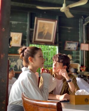 Chanon Santinatornkul Instagram - วันนี้จะพาพี่ @aff_taksaorn เค้าไปเที่ยว (ไหนดีนะ? 🤔)
Where should I take her today? 🤔
20.30 GMM25 22.30 VIU #หารักด้วยใจเธอ #findyourselfTHep7