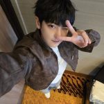 Chanyeol Instagram - 브이