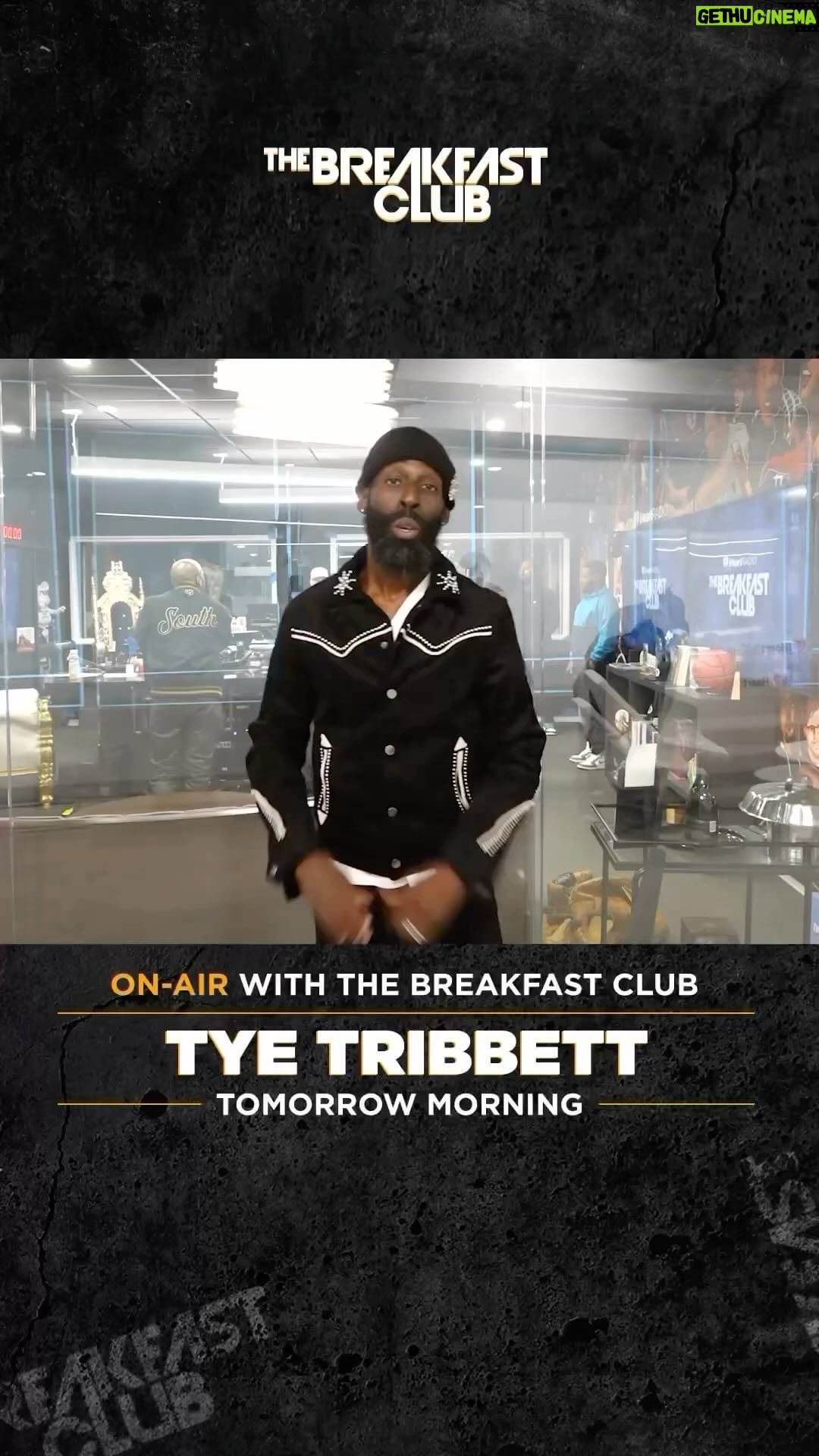 Charlamagne Tha God Instagram - The Good Brother @TyeTribbett on @breakfastclubam in the morning……