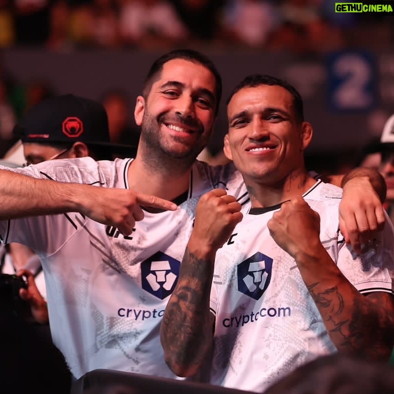 Charles Oliveira Instagram - Só tenho gratidão pelo carinho e respeito que você tem comigo diego, você é um cara abençoado obrigado por tudo como te disse vou honra e defender essa bandeira até o fim C⭐️B 👊🏼👊🏼👊🏼 @diegolimacb