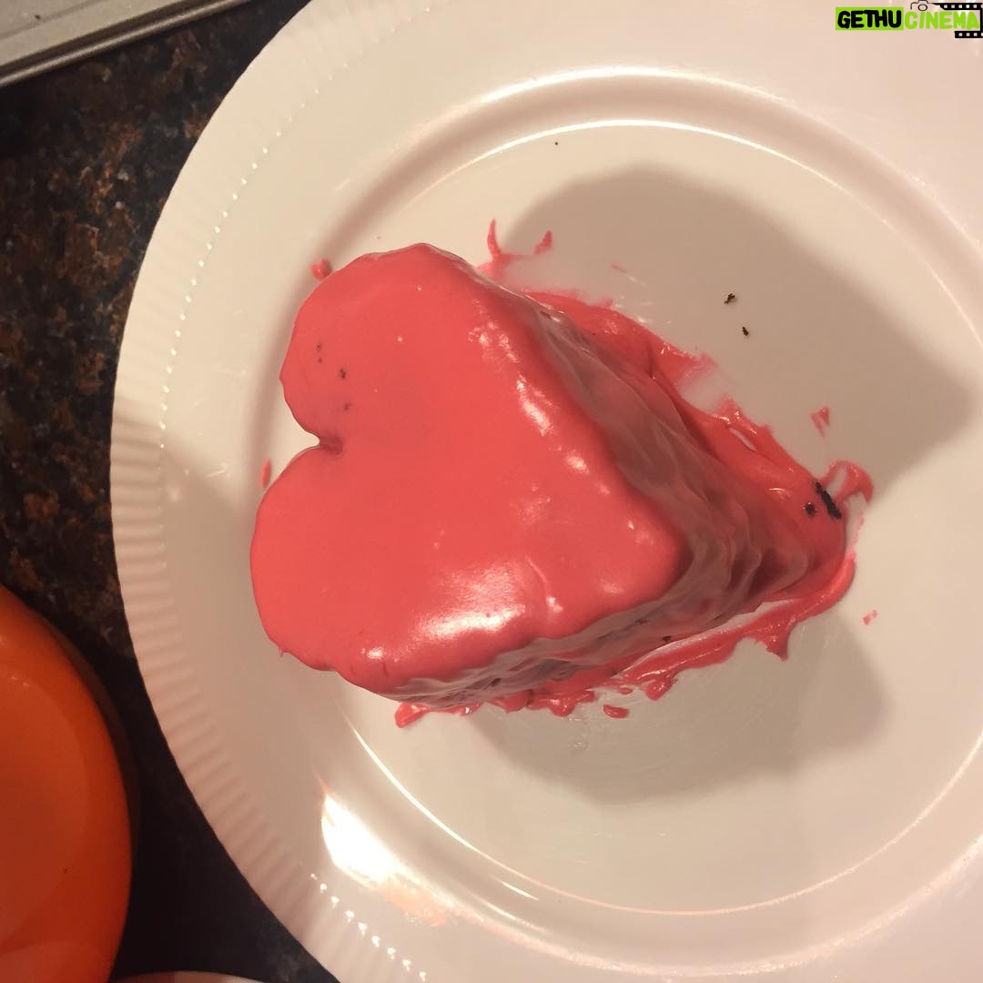 Charles White Jr. Instagram - Cutest cake thing