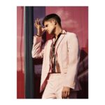 Charlie Carver Instagram – fun, socially distanced day out & about in London w/ @schonmagazine 🕶 link in bio to our full convo about #ratched #boysintheband and 2020

Photography: @bobbyharps
Styling: @hollyevawhite
Grooming: @petransellge
Words: @thesandakin East London